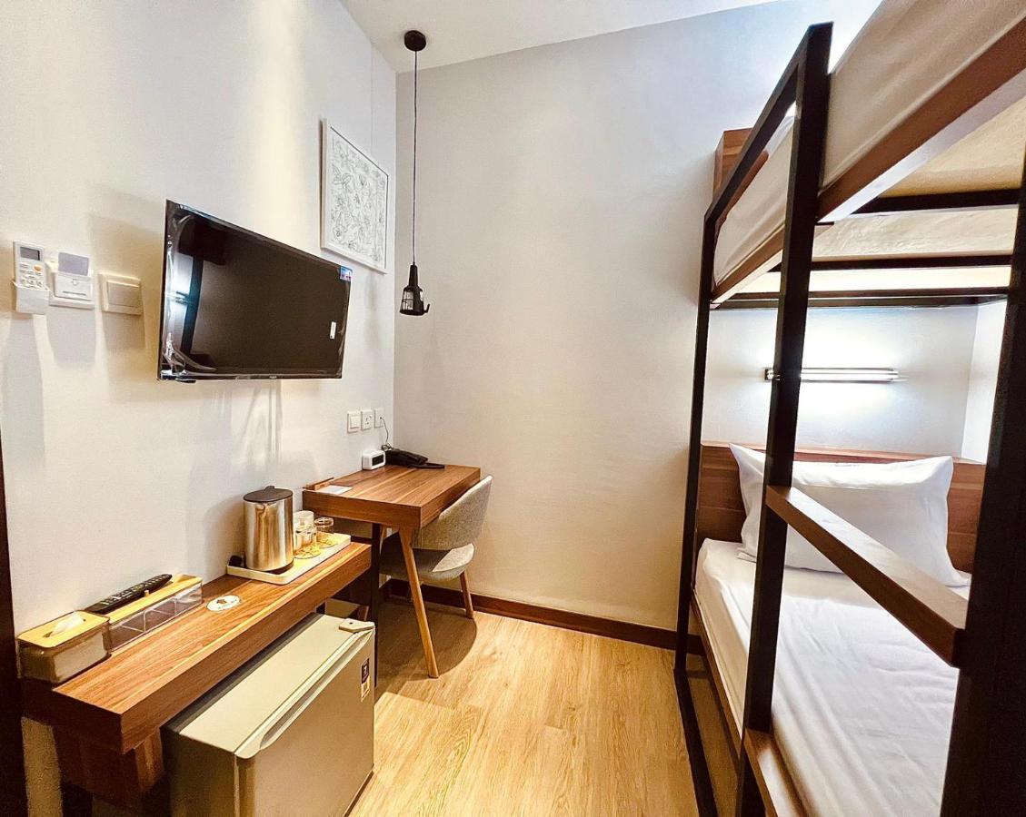 Oxy Suites G-03 At Shop House Meisterstadt Pollux Habibie Batam Exterior foto